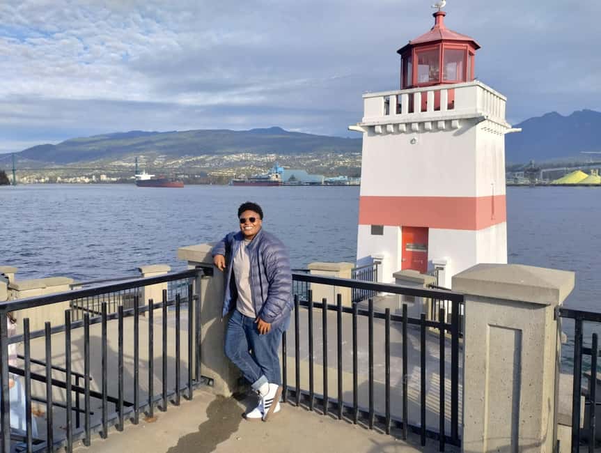 Aquarium & StanleyPark+20 Gem Spots+City/Vip Car+Small Group - Prospect Point and Lions Gate Bridge views