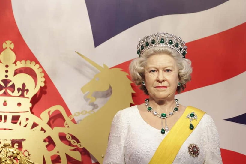 Bangkok: SEA LIFE Bangkok & Madame Tussauds Entry Ticket - Madame Tussauds turns wax figures into a photo set