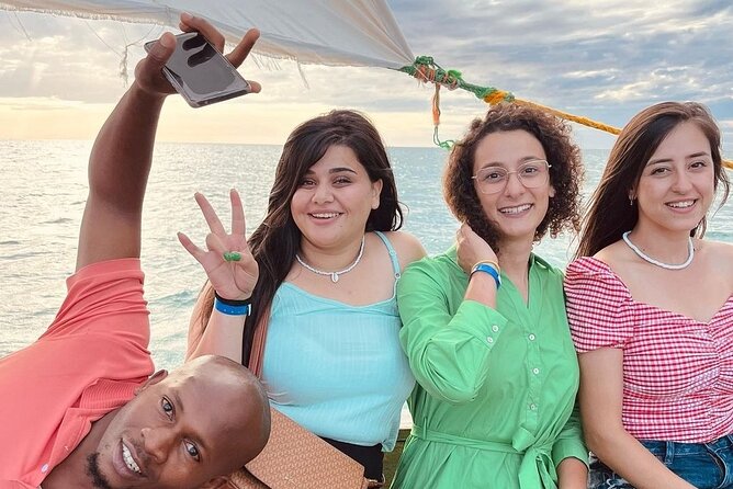 Baraka Aquarium and Dolphin Sightseeing with Sunset Cruise - Booking tips for a smoother day