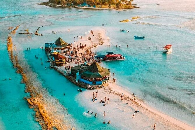 Boat Tour to Johnny Cay & Aquarium in San Andres Island - The Aquarium, or Rose Cay, is the star stop