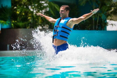 Cancun: Interactive Aquarium – Swim with dolphins Premium