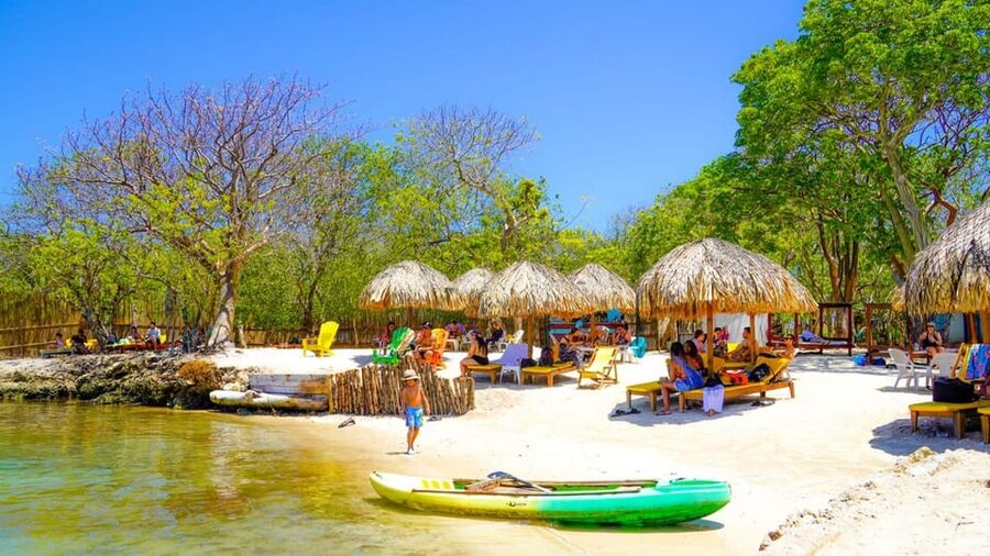 CARTAGENA: 4 islands by sport boat +oceanarium tickets - Oceanarium: useful, included, and possibly rushed