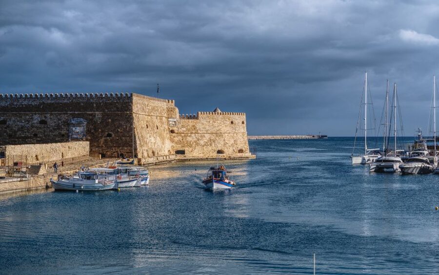 Crete: Heraklion Center, Local Market and Creta Aquarium - Liberty Square and Heraklion’s layered past