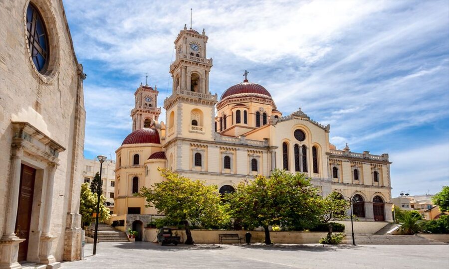 Day Trip To Heraklion City Center & Market & CretAquarium - Two Hours in Heraklion’s City Center