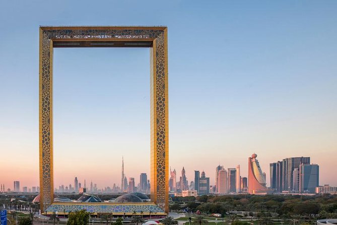 Half Day Dubai City Tour & visit to Dubai Aquarium Underwater Zoo - Burj Khalifa photo stop and the tour’s rhythm