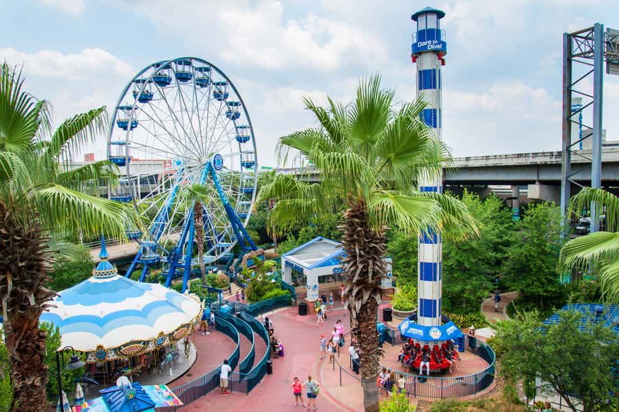 Houston: Downtown Aquarium All Day Pass - The Animals Are the Main Event