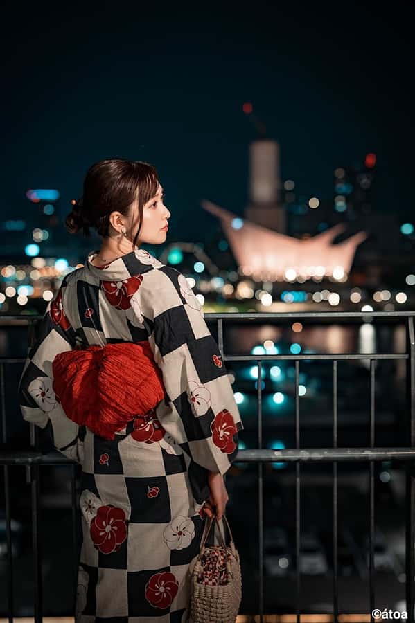 Kobe: Urban Aquarium AQUARIUM×ART átoa Entry Ticket - The Japanese garden area and its graceful fish
