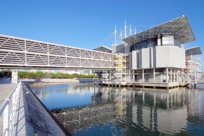 Lisbon Oceanario: Aquarium Entrance Ticket - The five-million-liter central aquarium
