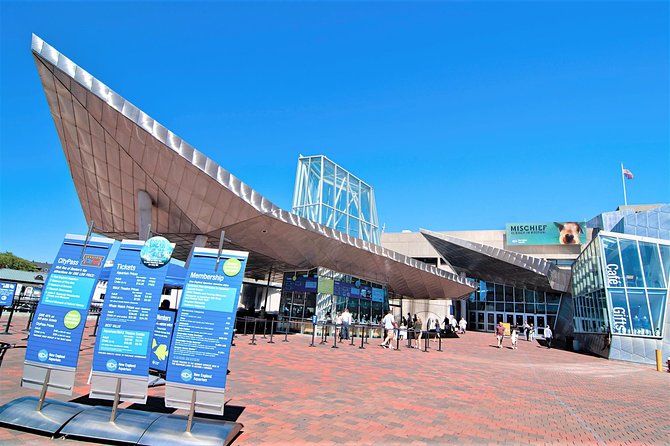 New England Aquarium Admission Ticket in Boston - Arriving at the Aquarium on Boston Harbor