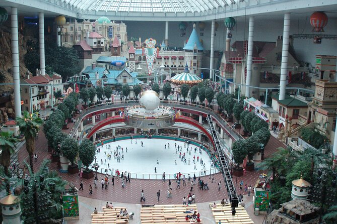 Private tour Lotte World,Tower,Aquarium(All Tickets are included) - The Licensed Guide and Family Fit