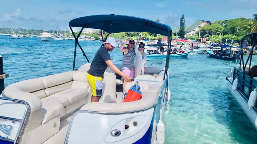 San Andres: Private Boat Trip with Aquarium and Beach Stops - Mangroves and the first stretch of coastline