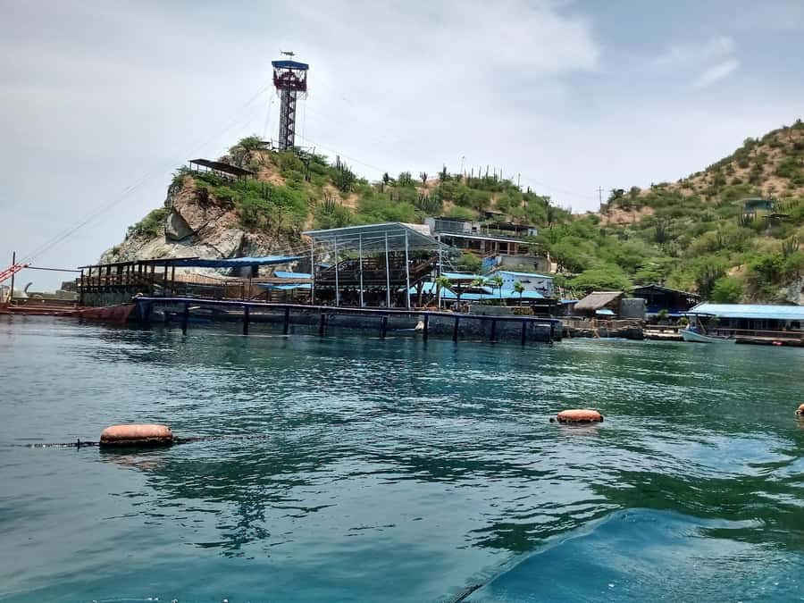 SANTAMARTA: TOUR Combo boat taxi, aquarium, lunch, and white sand beach - The 20-minute water taxi ride