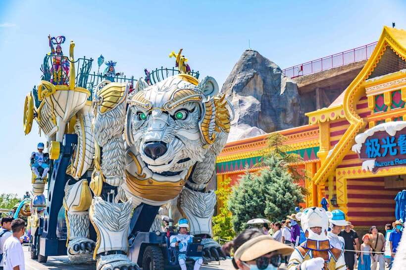 Shanghai: Haichang Ocean Park Adult Ticket - What a full day at Shanghai Haichang Ocean Park feels like