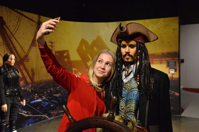 Side: Antalya Aquarium Ticket With Optional Transfer - Inside the aquarium: a three-hour visit