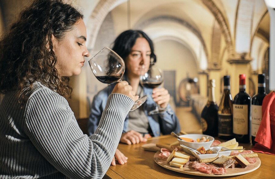 Wine Tasting near the Aquarium of Genoa - Cheese, cured ham, and focaccia make the hour feel complete
