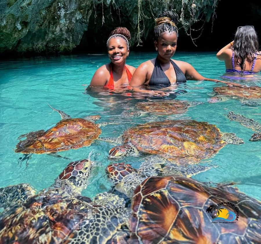 Zanzibar: Swimming with Turtles at Salaam Cave Aquarium - Inside the cave, wear protection for your feet